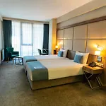 Отель Ibis Styles Bomonti Стамбул
