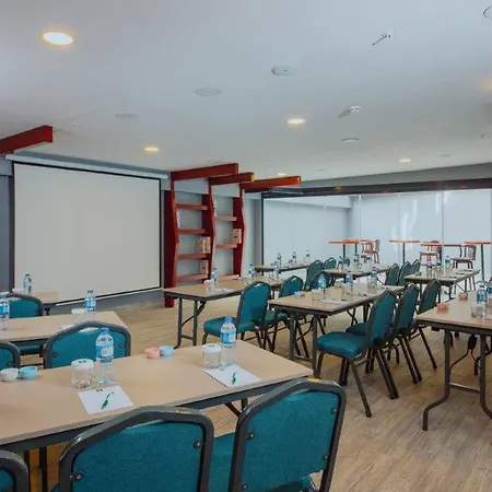 فندق إيبيس ستايلز بومونتي 4*