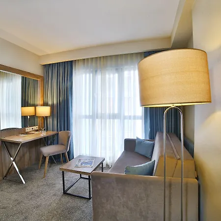 Отель Ibis Styles Bomonti Стамбул