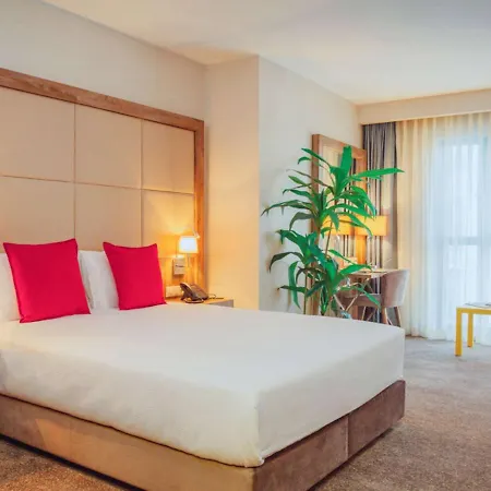 Отель Ibis Styles Bomonti Стамбул