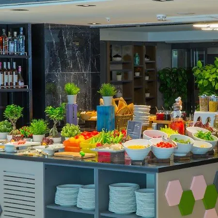 Hotel Ibis Styles Bomonti 4*