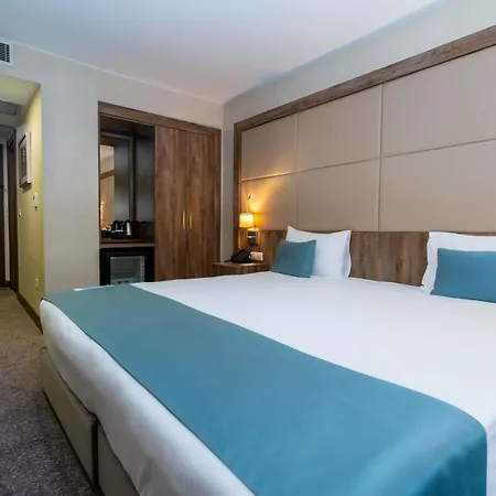מלון Ibis Styles Bomonti 4*