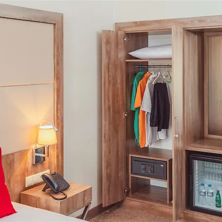 מלון Ibis Styles Bomonti 4*